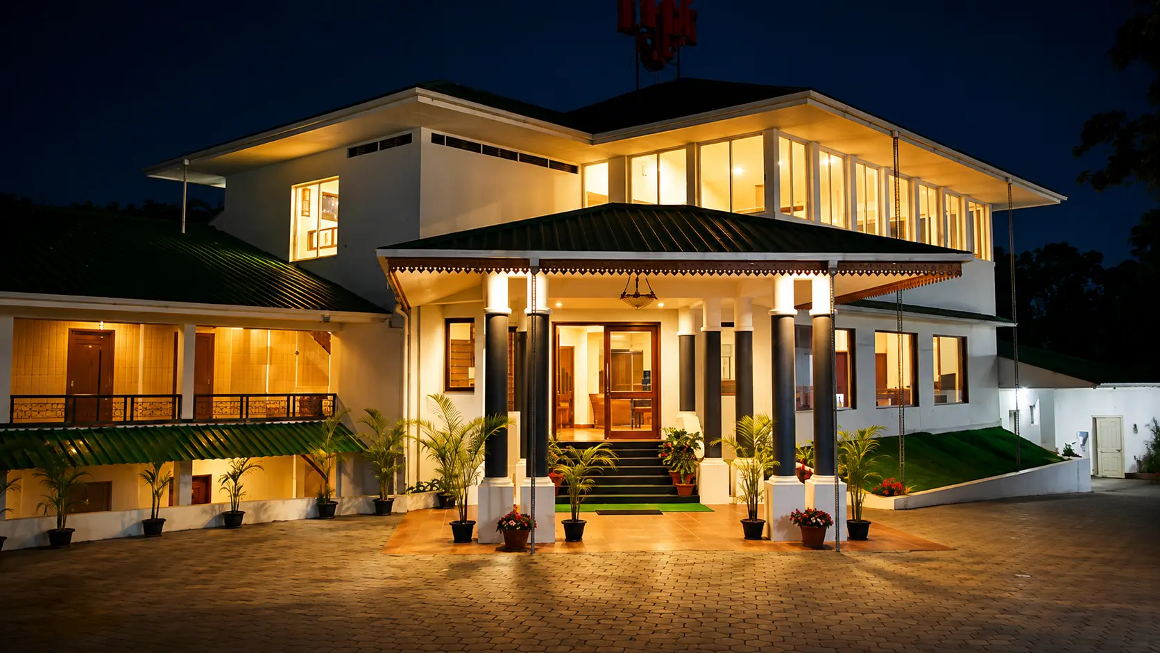 Villa accommodation surrounded by Munnar tea gardens